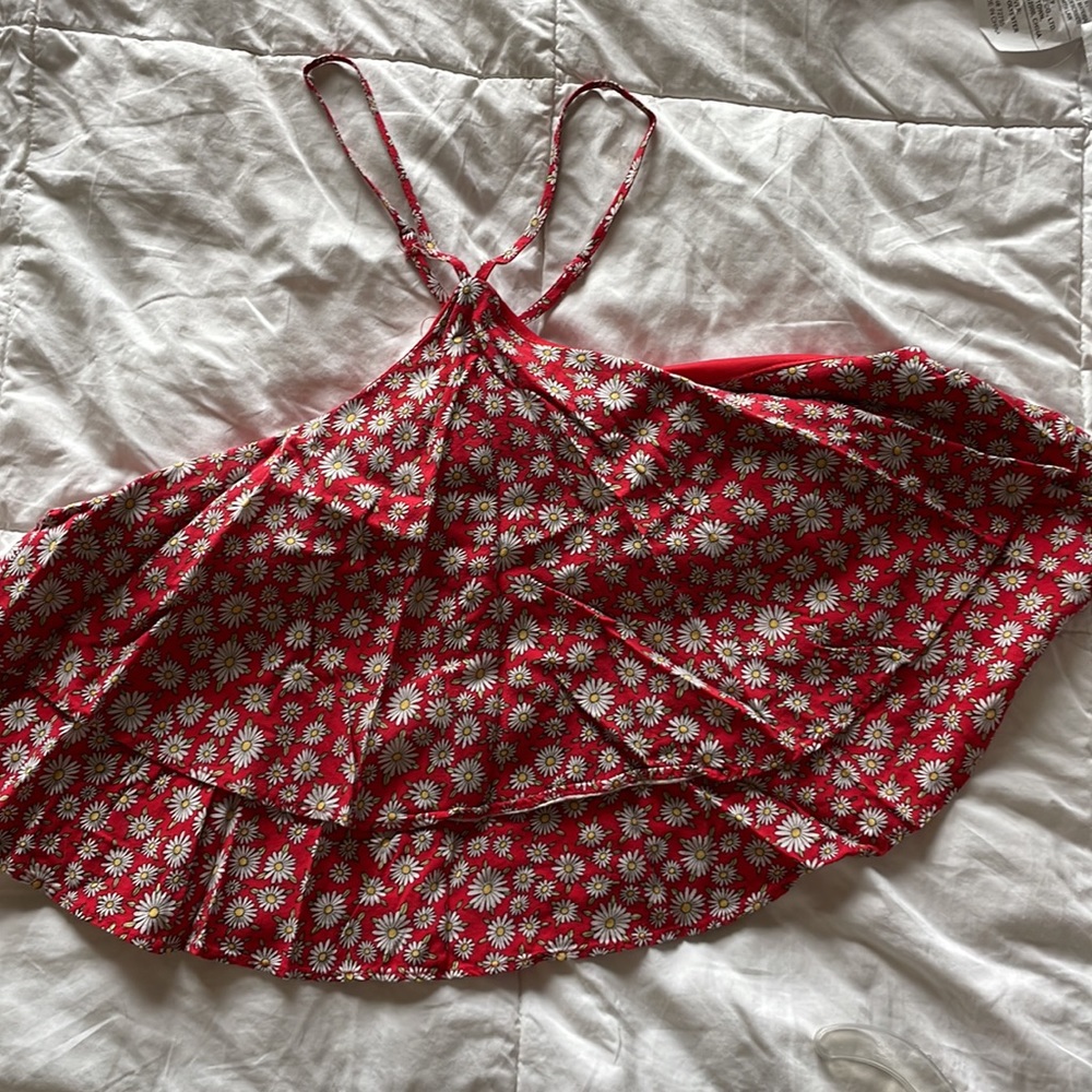 Forever21 Cropped floral top / red and white